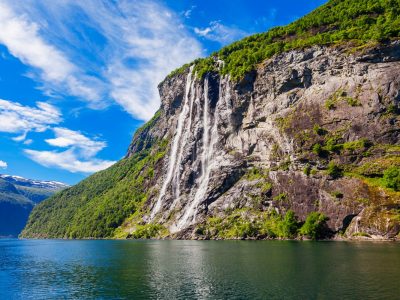 P 32-33 Geirangerfjord