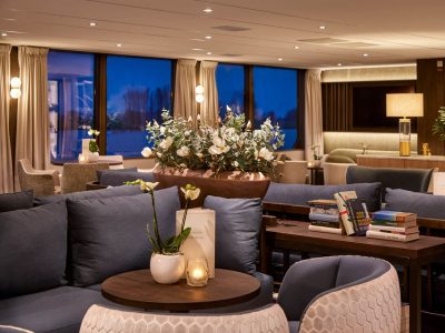 Kerstmarktcruise Viva Cruises lounge Viva One Thalassa Reizen Staelens
