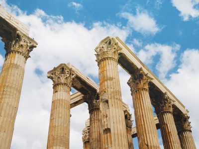 EYKC6C The columns and capitals that make up the remains of the temple of the Olympian Zeus, Athens, Greece