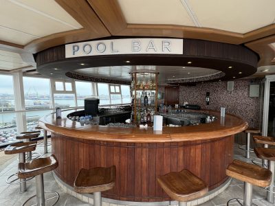 Reizen Staelens poolbar regent