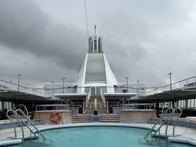 Reizen Staelens zwembad regent